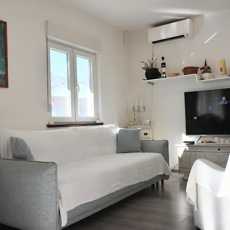 Βίλα Marie With Pool, Two Bedrooms For 4+2kids