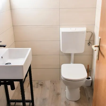 Βίλα Marie With Pool, Two Bedrooms For 4+2kids Cavoglave