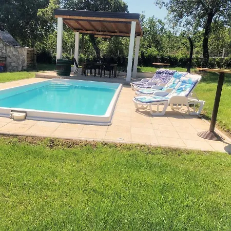 Villa Marie With Pool, Two Bedrooms For 4+2kids Cavoglave