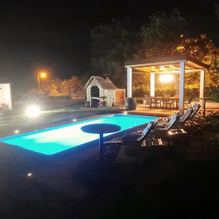 Marie With Pool, Two Bedrooms For 4+2kids Βίλα Cavoglave