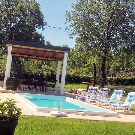 Marie With Pool, Two Bedrooms For 4+2kids *